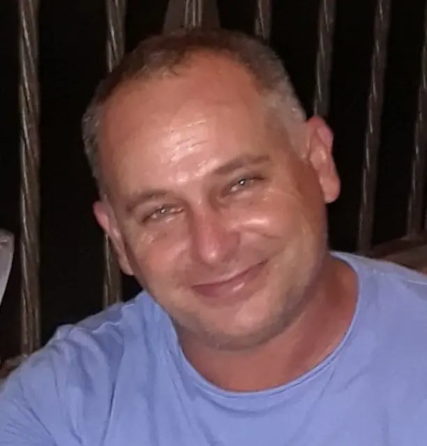 Team portrait: installation and maintenance technician